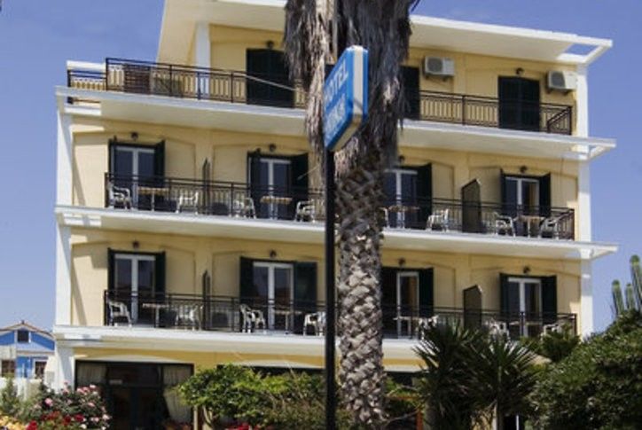 Niki Hotel Самос Экстерьер фото